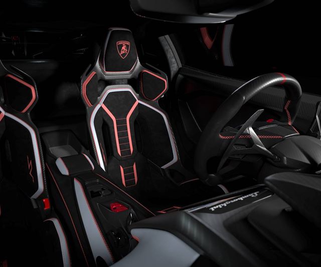 Lamborghini Revuelto SV má 1065 koní, je najvýkonnejším a najrýchlejším sériovým Lamborghini 
