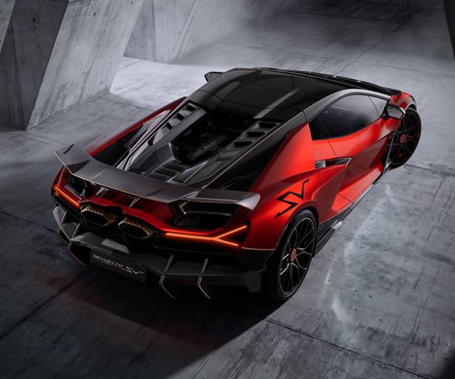 Lamborghini Revuelto SV má 1065 koní, je najvýkonnejším a najrýchlejším sériovým Lamborghini 