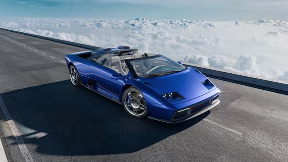 Eccentrica odrezala strechu z Diabla, V12 Roadster má manuál a vznikne iba 19 kusov