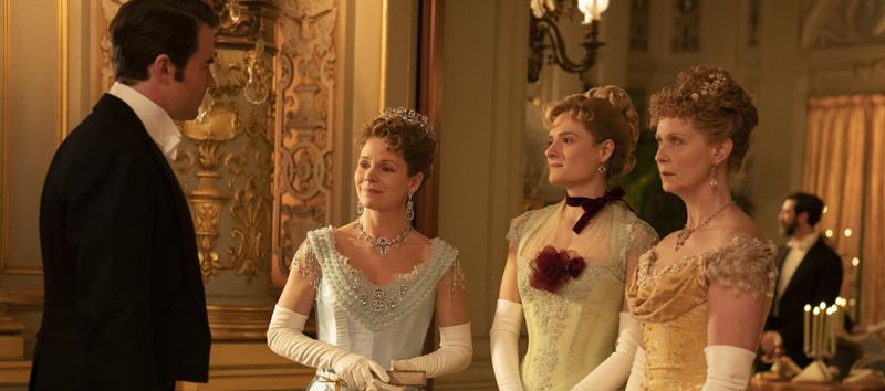 �tvrt� s�ria seri�lu HBO Pozl�ten� vek / The Gilded Age nominovan�ho na cenu Emmy bude ma� premi�ru 2. novembra