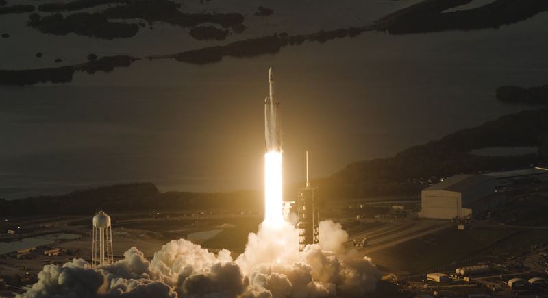 NASA úspešne vypustila nový vesmírny teleskop Roman. Zamieril k L2 a bude mapovať miliardy galaxií
