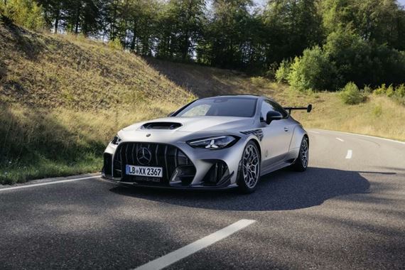 Mercedes-AMG CLE 646 Mythos unikol bez kamufláže, extrémne kupé má vzniknúť len v 30 kusoch