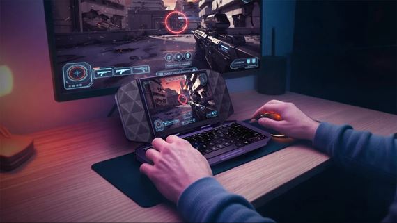 Acer uk�zal Predator Atlas 7 handheld a aj nov� skladac� hern� handheld Project DualPlay Mini, 