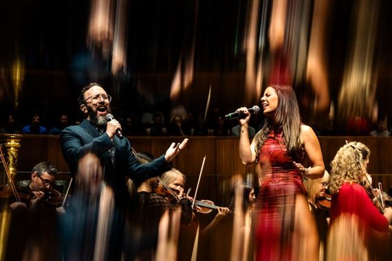 Hades a Hades II dostali koncertný film dostupný zadarmo