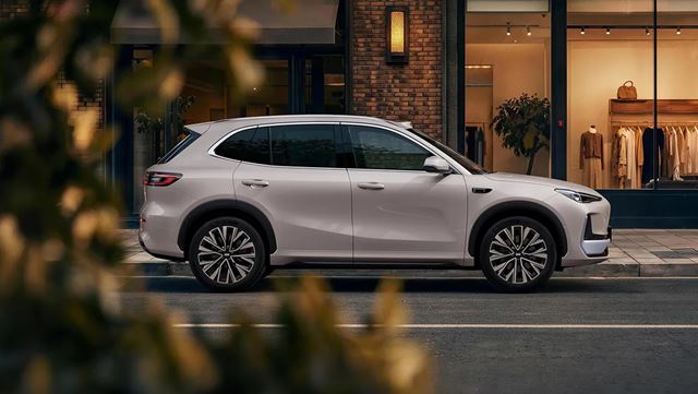Geely modernizovalo EX5: ponúkne až 328 koní, 70 kWh batériu a nabitie z 10 na 70 % pod deväť minút 