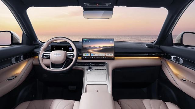 Geely modernizovalo EX5: ponúkne až 328 koní, 70 kWh batériu a nabitie z 10 na 70 % pod deväť minút 