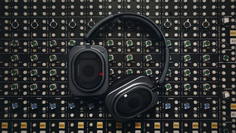 Nothing predstavilo Headphone (1) Pro s trojicou meni�ov, �t�diov�m zvukom a v�dr�ou 68 hod�n