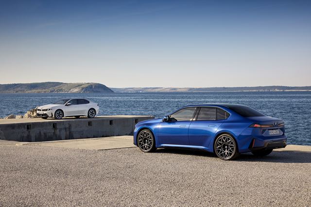 BMW M350 xDrive nahrádza M340i, ponúkne 326 kW a od roku 2027 aj režim Drift Moment 
