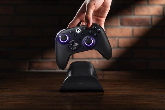 8BitDo Ultimate 3E prichádza na Xbox a PC s TMR analógmi a modulárnymi prvkami
