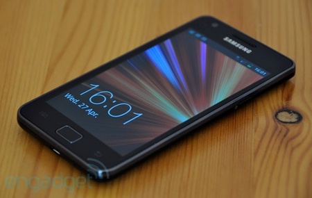 Samsung Galaxy S II zrecenzovan