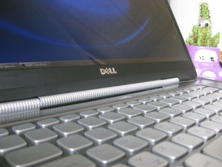 Ak vkon ponka Dell XPS notebook s GF525M?