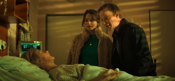 Lieta v tom miea romancu, ahk rodinn klamstv i vesmrny sen. Pozeraten remake maarskho filmu