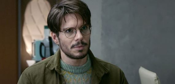 Nerob vlny vychádza z tradície dnes už kultového Honu Thomasa Vinterberga a ponúka nový pohľad