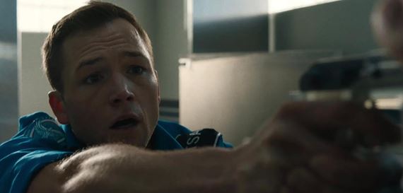 Carry-On je vlastne taký Die Hard z Wishu skombinovaný so slávnou Telefónnou búdkou