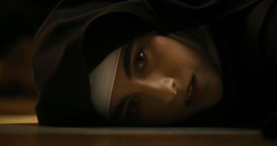 Prv znamenie: Prichdza Satan. V rmci mainstreamovej nrovej produkcie ide o siln nadpriemer