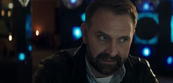 Smršť skúša tri filmy v jednom, ako-tak zaberá len vzťahová dráma