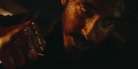 Opičí človek mieša indickú legendu a vizuál a akciu Johna Wicka skombinovaného s Oldboyom a Raidom