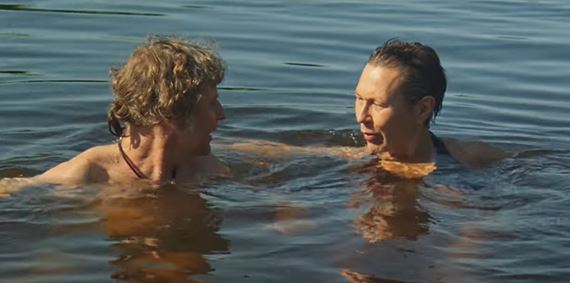 Spoločne 99 - originálny námet, ktorý nadväzuje na úspešného filmového predchodcu z roku 2000