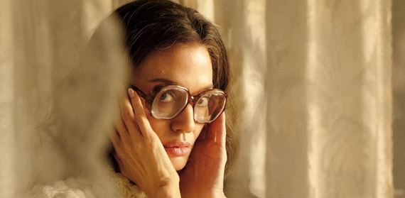 Maria prináša čriepky posledných dní divy, elegantný vizuál a málo emócií