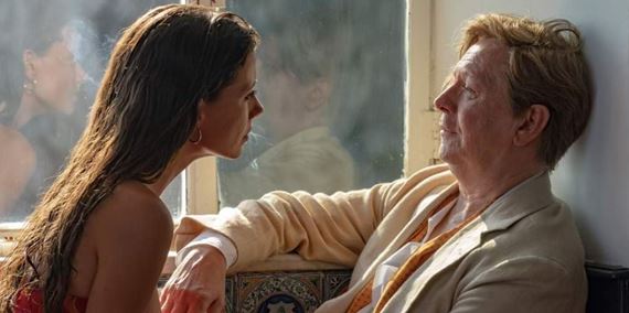 Film Parthenope nie je o hrdinke Parthenope, ale viac o Paolovi Sorrentinovi ...