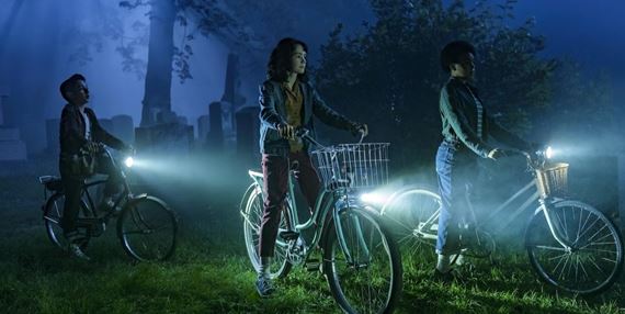 TO: Vitajte v Derry - hovor� sa, �e ke� raz opust�te meste�ko Derry, �asom na� �plne zabudnete. To ale nie je pr�pad tohto seri�lu