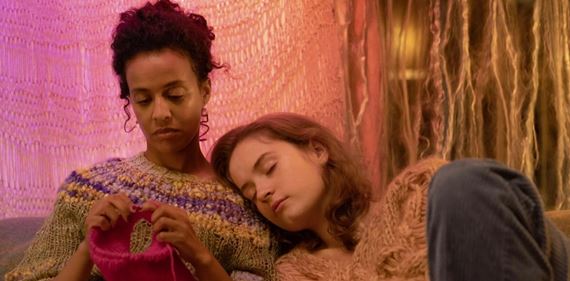 N�rske Sny pon�kaj� pozoruhodn� otv�ranie t�m identity, dospievania, queer pr�behu, ale aj vn�mania reality