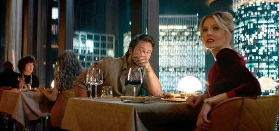 Zabitý večer je takmer real-time triler, stačí mu jedna reštaurácia a rande