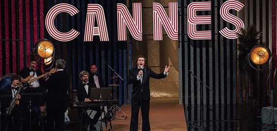 Duchoň je pocta spevákovi, čo skončil rýchlo - ani film za 99 minút veľa nestíha