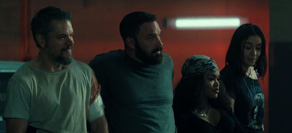 The Rip sa za��na fajn, potom ve�mi s�ubne st�pa, ale n�sledne aj strmo pad� k�predv�date�n�mu a patetick�mu z�veru