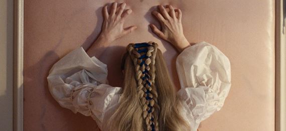 Búrlivé výšiny - čo by Brontëová povedala na prsty v aspiku?