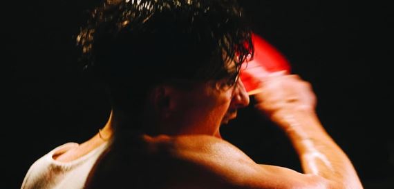 Safdie nakrútil športovú drámu o pingpongovom hráčovi - takmer bez pingpongu. Absolútne orignálny Veľký Marty