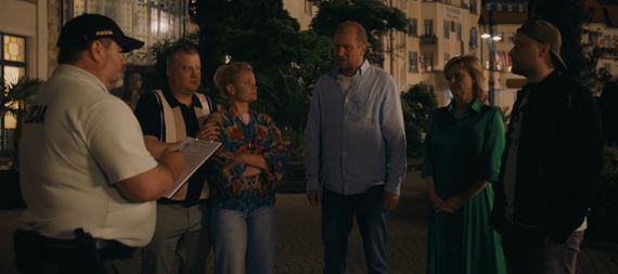 �vih�ci alias traja mu�i a�jeden mal� chalan v�k�pe�nej kom�dii