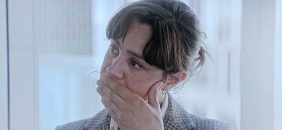 Veríme vám - ponor do zákulisia súdneho sporu, ktorý sa vyhýba pozlátku a atrakciám typickým pre známe filmové drámy