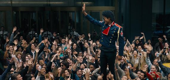 Michael je sk�r PR katal�gom, ktor� do zna�nej miery ignoruje realitu