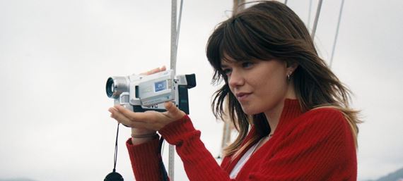 Smutno-veselá Romería je filmovou rodinnou archeológiou, kde sa kúsok po kúsku postupne odkrýva minulosť a jej tajomstvá
