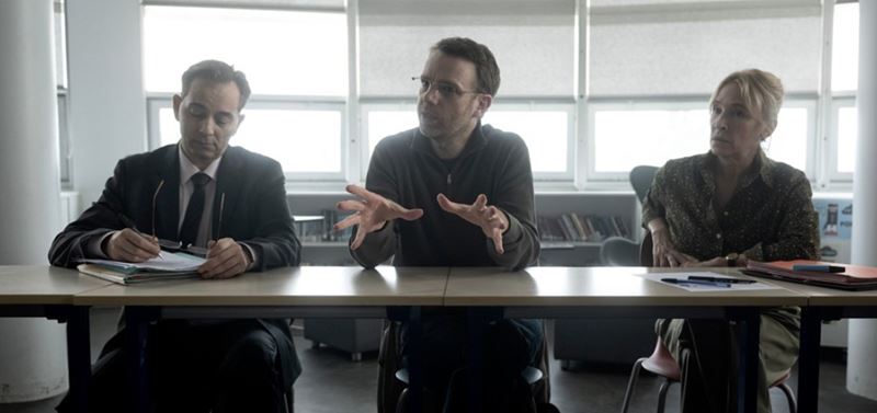 Opustený je výrazne nadpriemerný film vyvolávajúci mnoho emócií aj tém na diskusiu