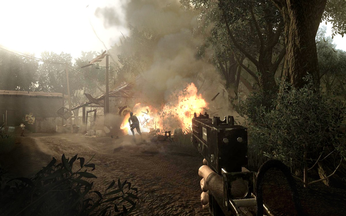 Far Cry 2 Uzina ako príručná zbraň síce svojou kapacitou neohúri, ale na rýchle riešenie problémov sa určite zíde.