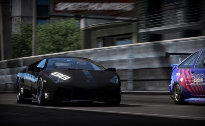 Need for Speed: Shift Op mme monos zajazdi si v krsnych a rchlych autch.