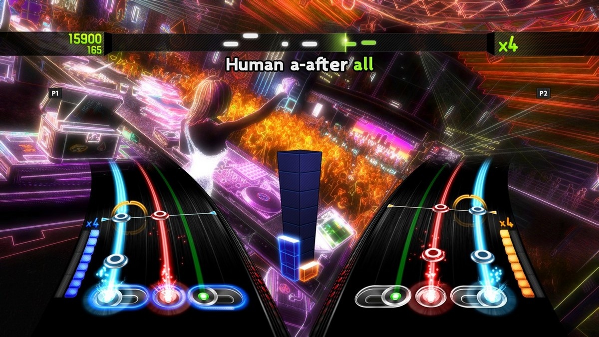DJ Hero 2 Skvele namixovan skladby a vborn vizul = dokonal klubov atmosfra.