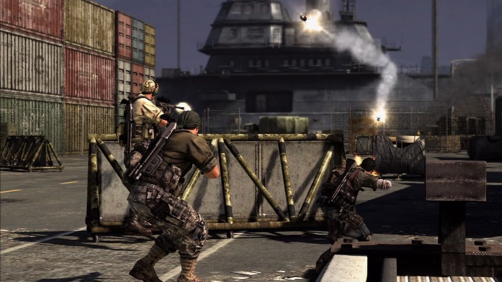 SOCOM: Special Forces Hra samozrejme umouje vyuva rzne prekky ako kryty.