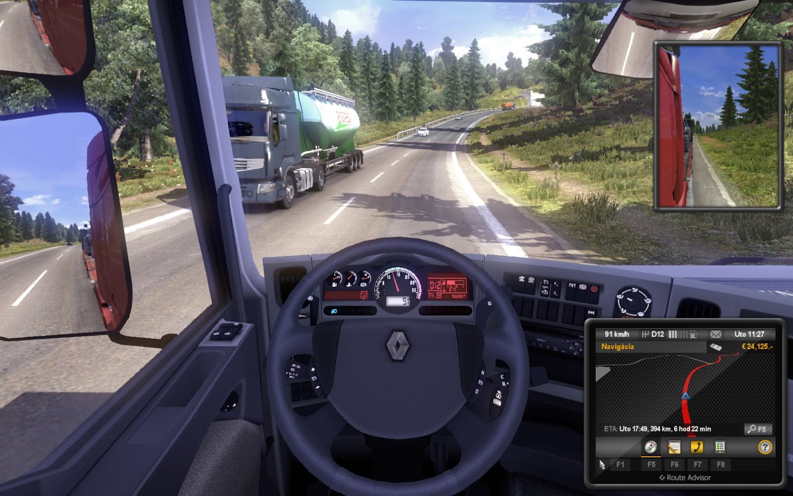 Euro Truck Simulator 2 Interiér každého kamiónu je dostatočne detailný a vďaka tvorcom za to, že ho nekazia ruky na volante. 