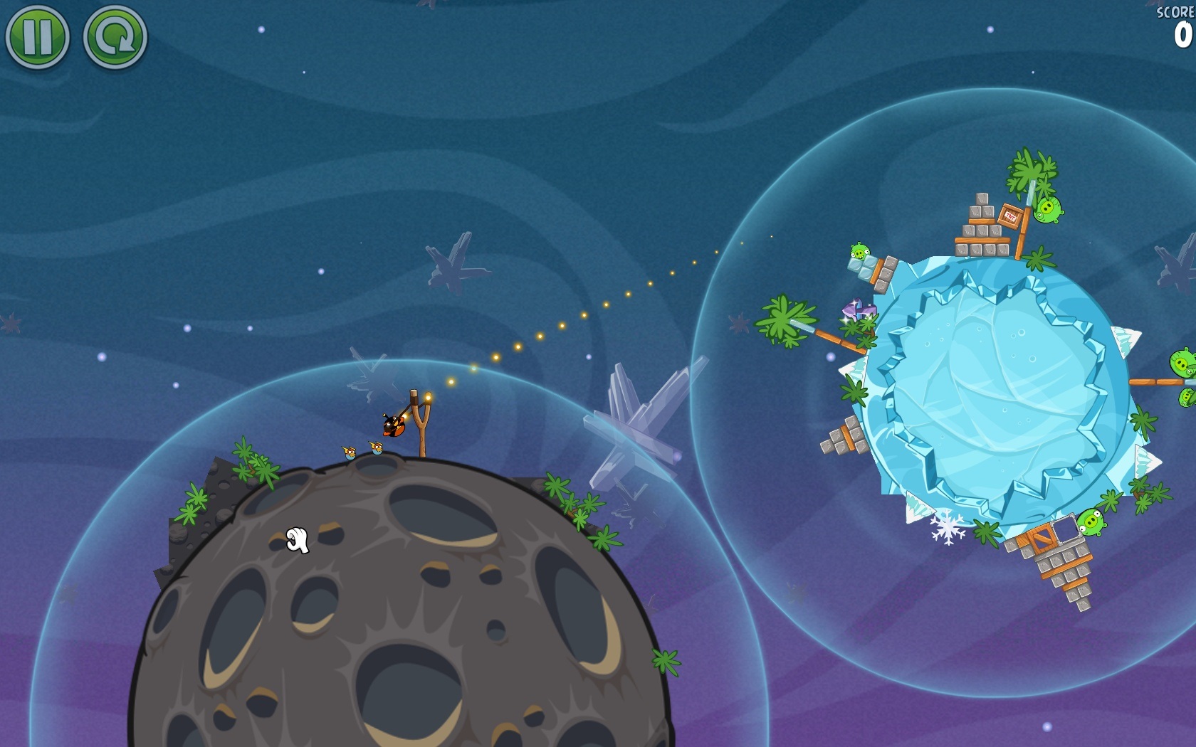 Angry Birds Space Využívať treba gravitáciu každej planéty.