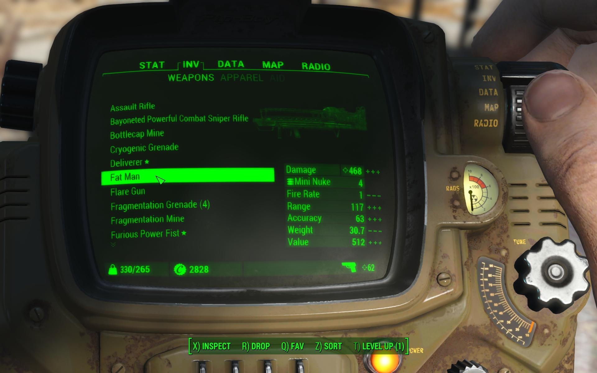 Fallout 4 Pip-Boy je všestranná pomôcka, obsahuje aj inventár, ktorý ale mohol byť prehľadnejší.