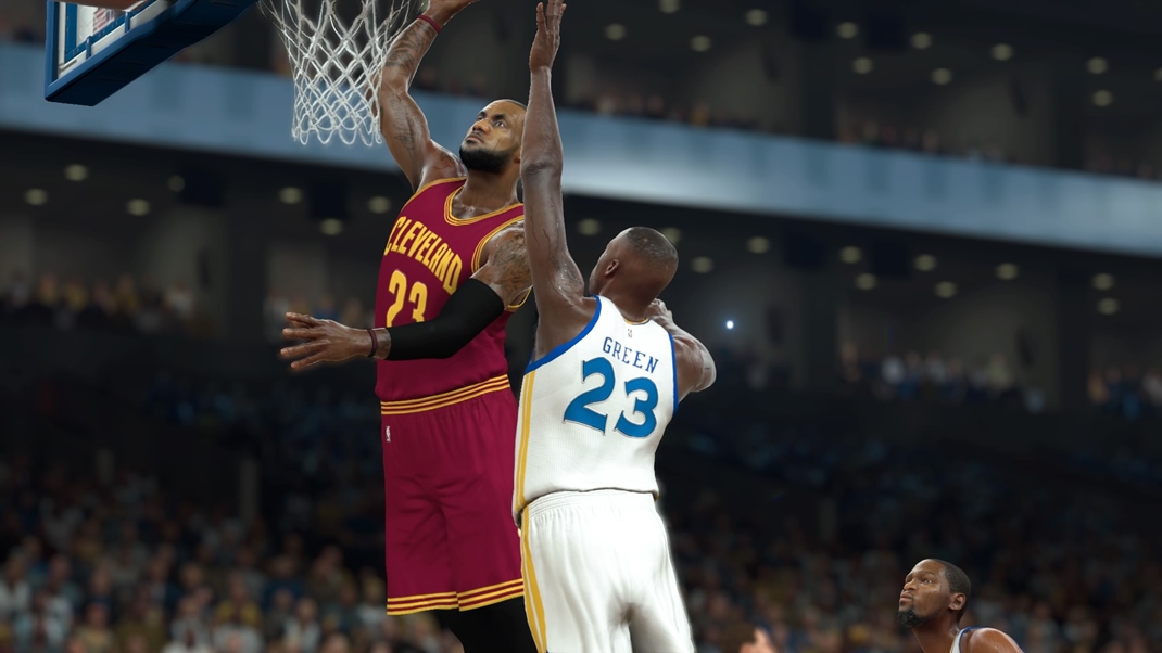 NBA 2K17 LeBron v útoku.