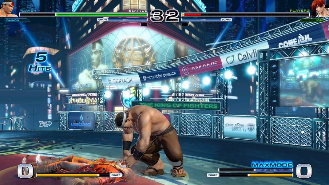 The King of Fighters XIV - Steam Edition Daimon dokáže so súpermi povymetať arény a poriadne ich oplieska o zem.