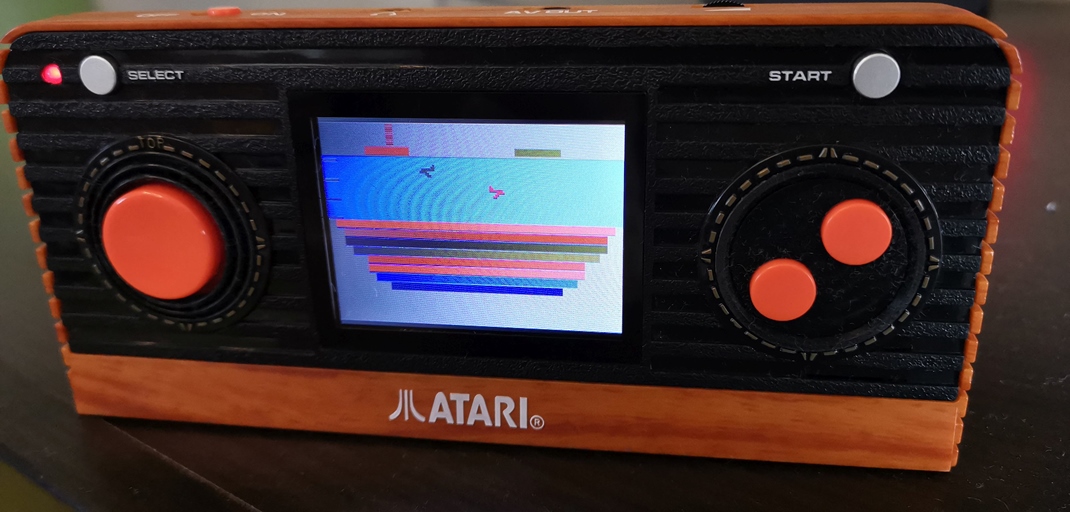 Atari Blaze Handheld Bombardovanie lietadielkami nie je vek zbava.