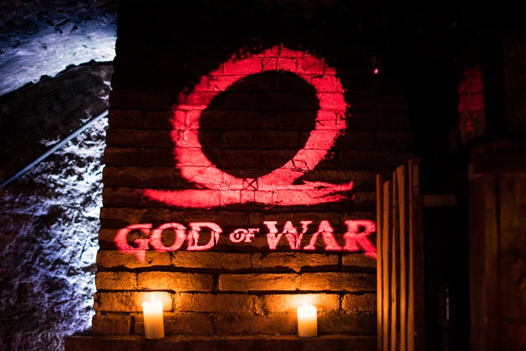 Derek Daniels o God of War