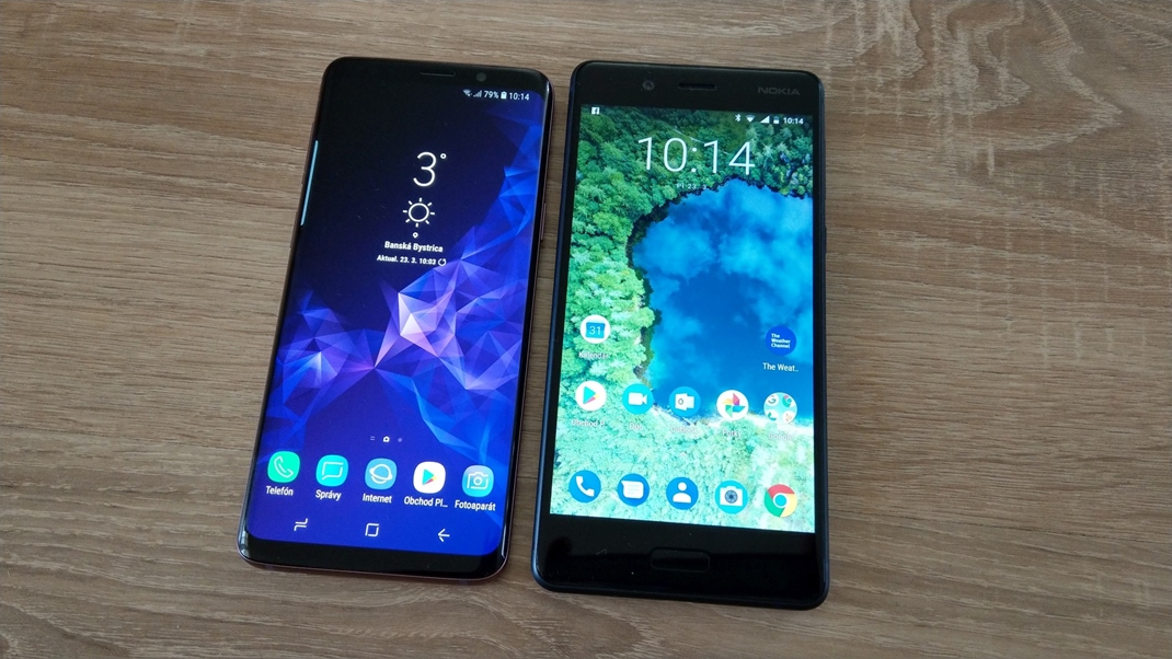 Samsung Galaxy S9 Porovnanie s Nokiou 8, oproti ktorej je S9 kompaktnej.