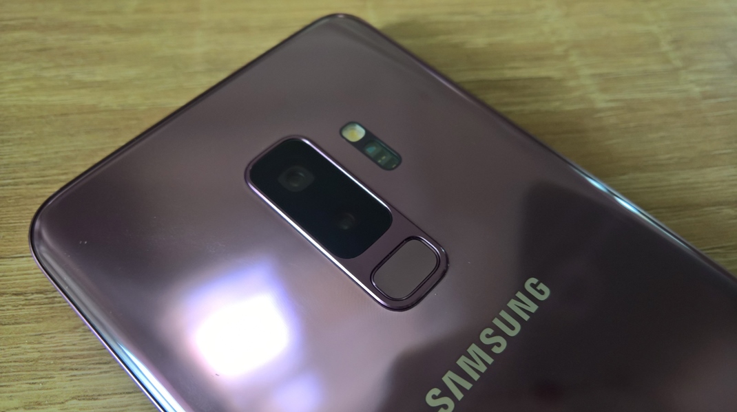 Samsung Galaxy S9 Plus Hlavn kamera m zmeniten clonu.