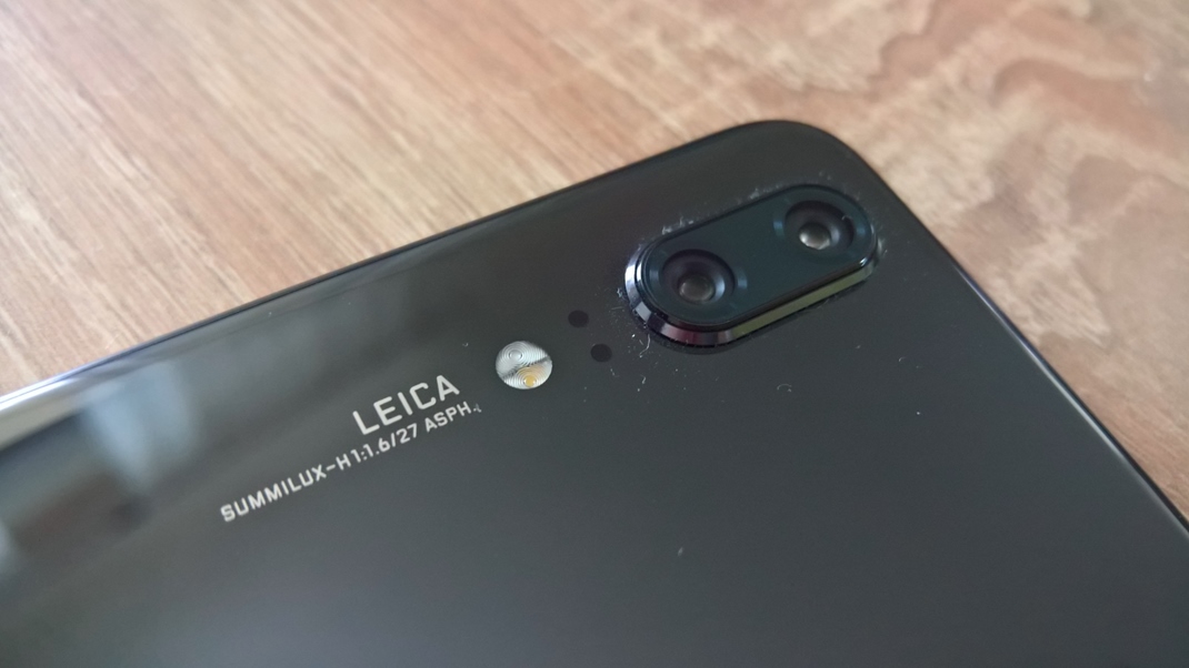 Huawei P20 - mobil s pardnou kamerou Dvojit kamera s Leica optikou exceluje.